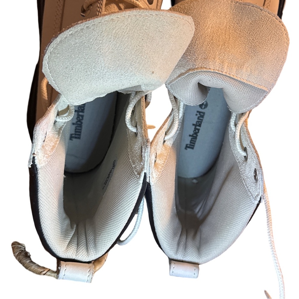 Women'sTimberland Cream Lace-Up Boots